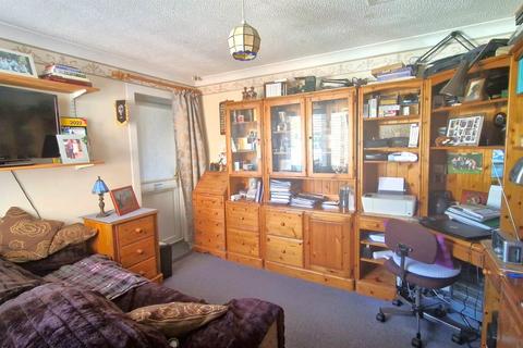 44 Cheyne Garth, Hornsea, HU18 1BF