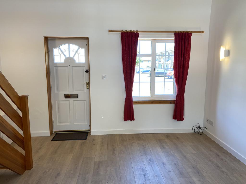 70 Long Crook, South Queensferry, EH30 9XS Studio £695 pcm (£160 pw)
