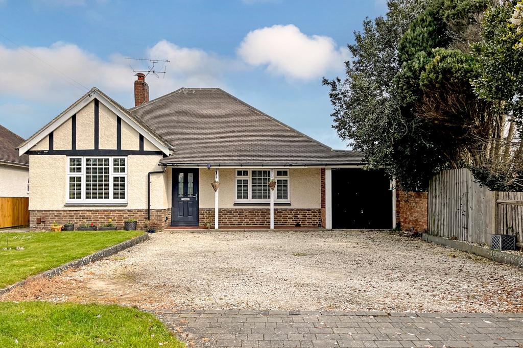 Littlehampton Road, Worthing, West Sussex 3 bed bungalow for sale £