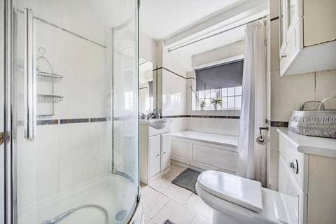 101 Colwell Drive, Witney, OX28 5NW