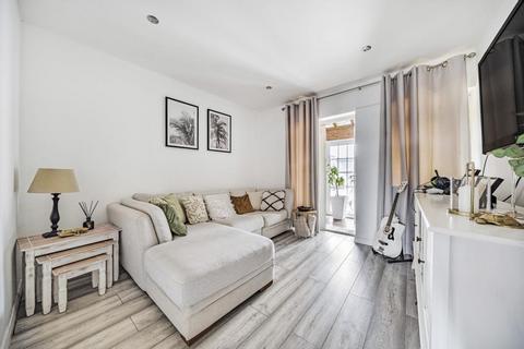 101 Colwell Drive, Witney, OX28 5NW