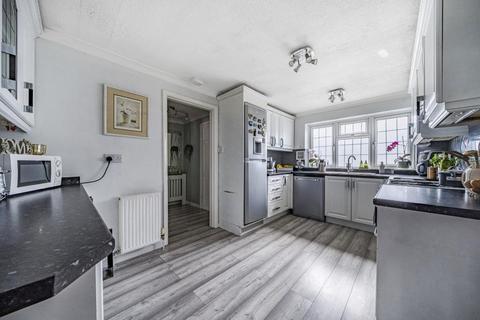 101 Colwell Drive, Witney, OX28 5NW