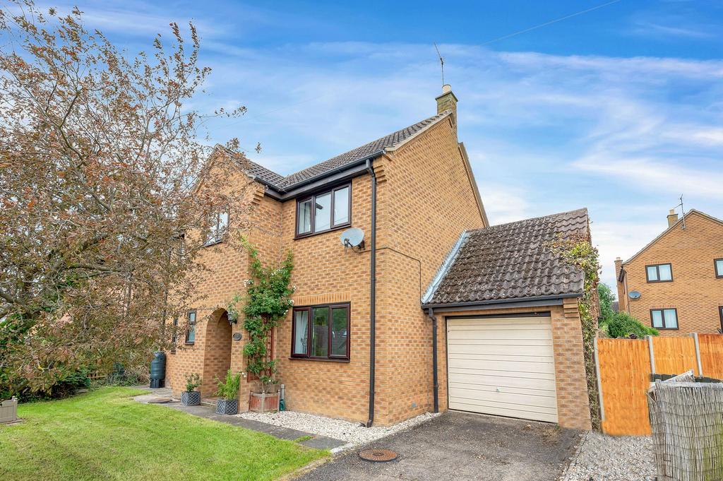 Wood Road, Kings Cliffe, Stamford, PE8 4 bed detached house to rent £