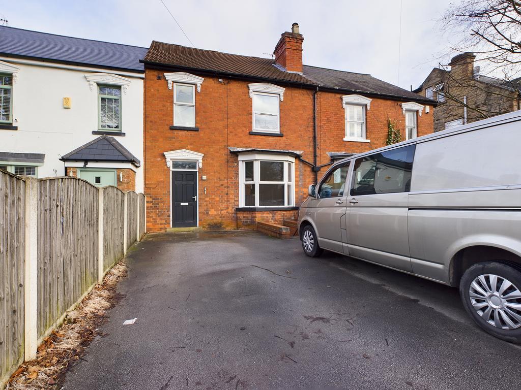 Nottingham Road, Mansfield, NG18 2 bed duplex £825 pcm (£190 pw)