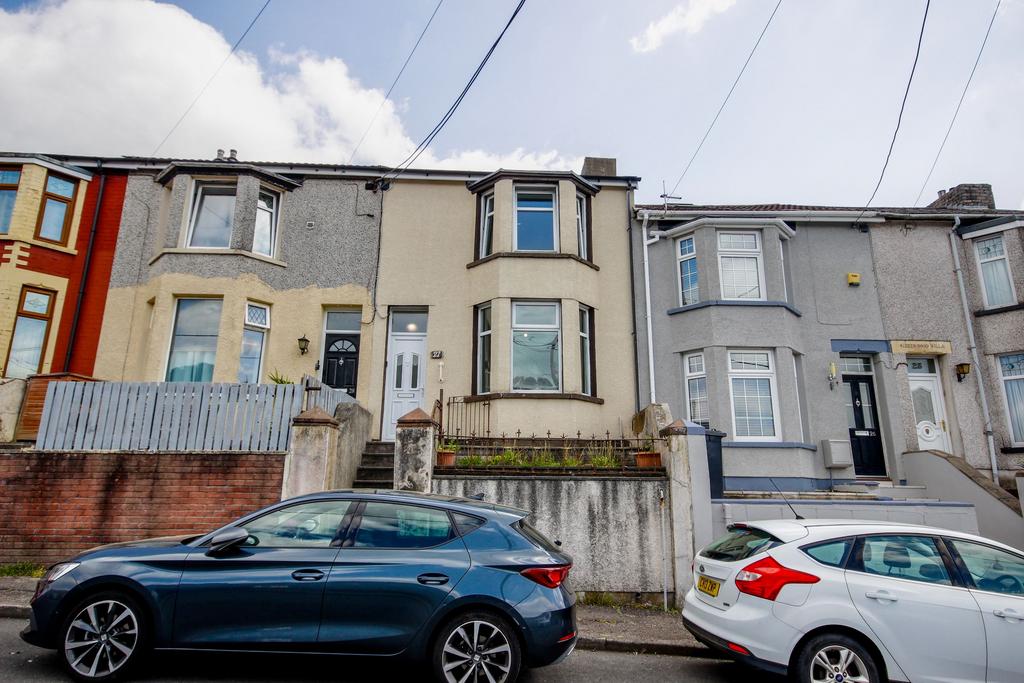 Bryngwyn Road, Six Bells, Abertillery 3 bed terraced house for sale £