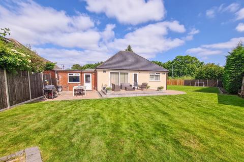 3 bedroom detached bungalow for sale, Wraysbury, Berkshire