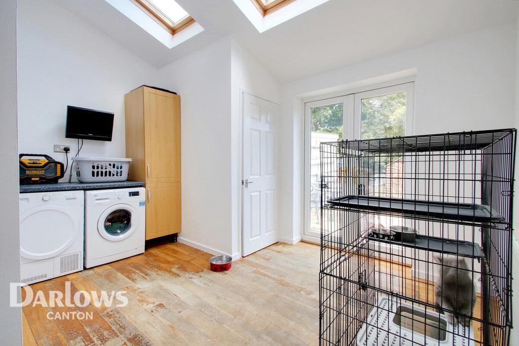 Vista Rise, CARDIFF 3 bed semidetached house for sale £280,000