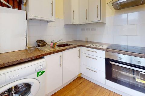 17b Westdown Road, London, SE6 4RL
