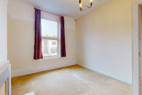 17b Westdown Road, London, SE6 4RL