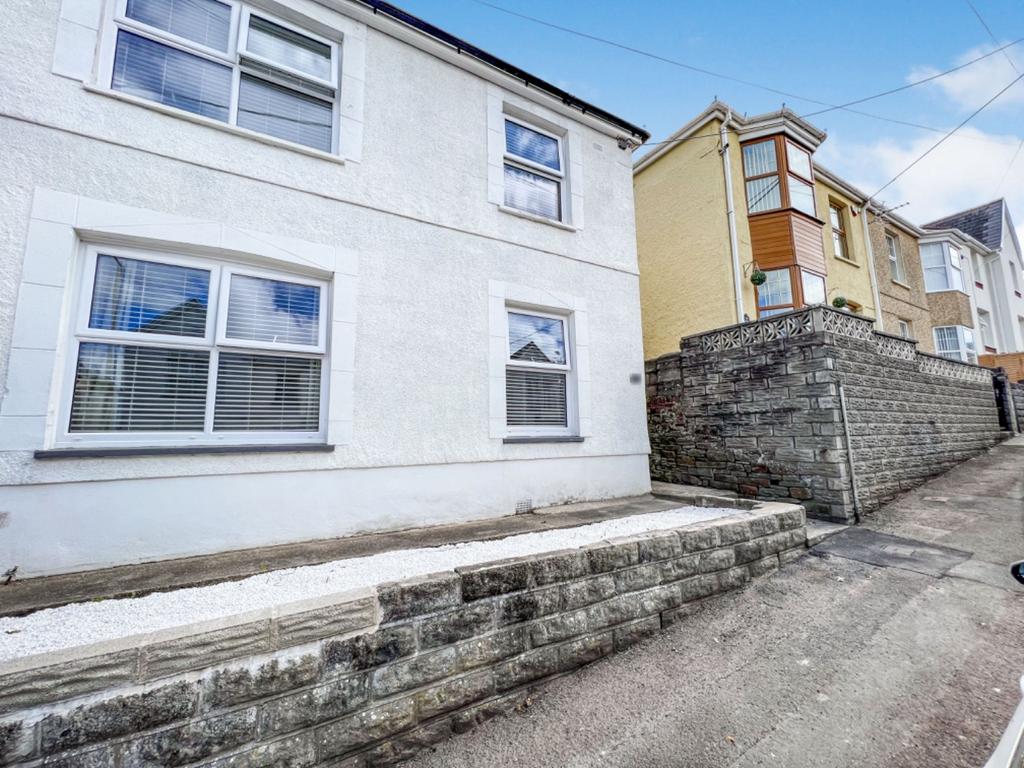 Westbourne Road, Neath, SA11 3 bed semidetached house £179,995