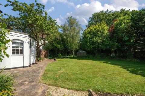 8 Acacia Gardens, West Wickham, BR4 9LD