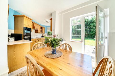 8 Acacia Gardens, West Wickham, BR4 9LD