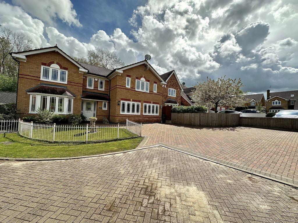 Hill Field, Oadby, LE2 6 bed detached house for sale £750,000