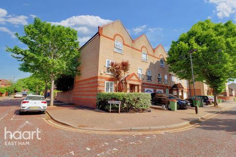 18 Valiant Way, London, E6 5XN