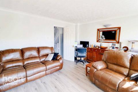 18 Valiant Way, London, E6 5XN