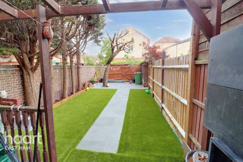 18 Valiant Way, London, E6 5XN
