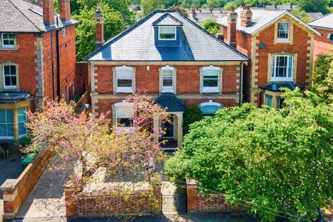 4 Brownlow Road, Reading, RG1 6NP