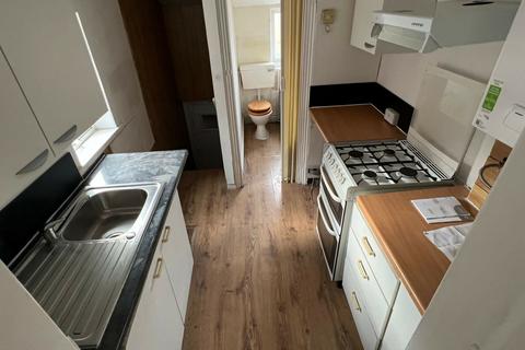 3 bedroom flat to rent, Walker, Newcastle upon Tyne NE6
