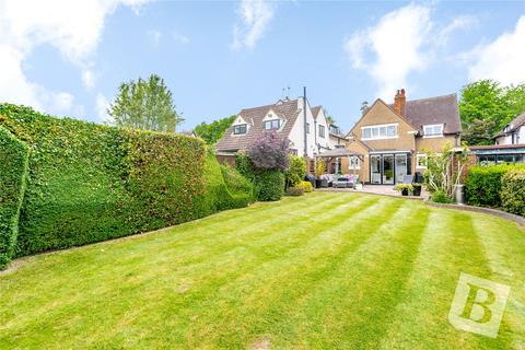 41 Heath Drive, Romford, RM2 5QJ
