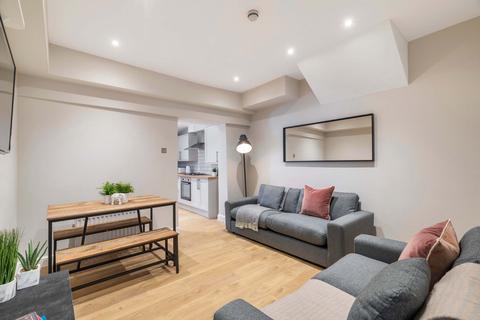 6 bedroom terraced house to rent - Hartley Grove, Leeds LS6