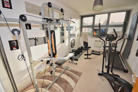 2 bedroom flat to rent, Station Road, Kettering, NN15