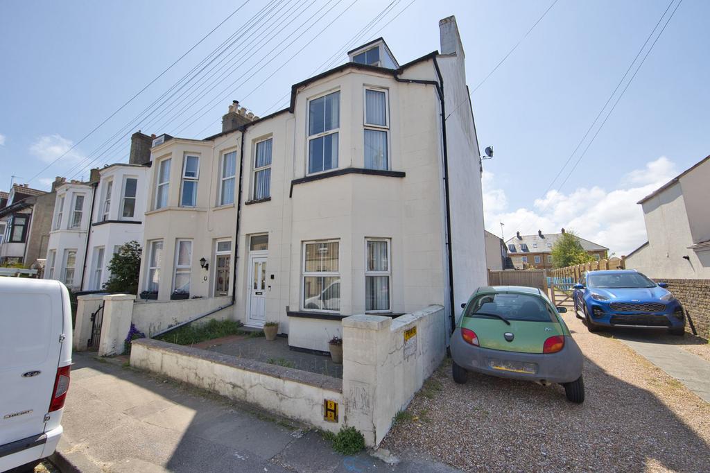 Canada Road, Walmer, CT14 3 bed end of terrace house for sale £445,000