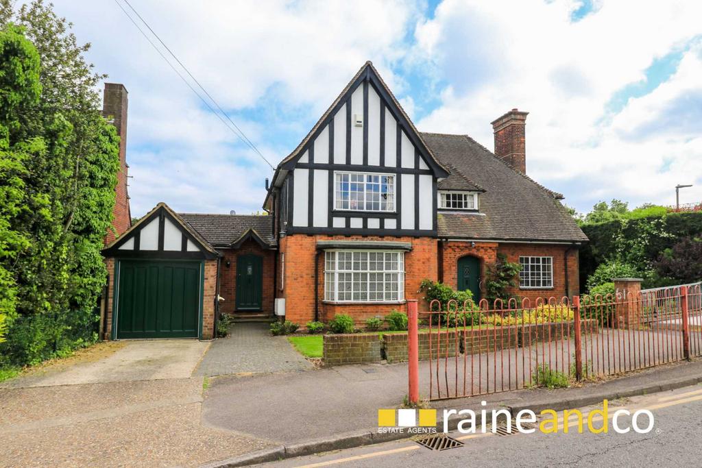 St Albans Road East, Hatfield 4 bed detached house for sale £850,000