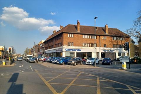 Shop to rent, Wallington SM6