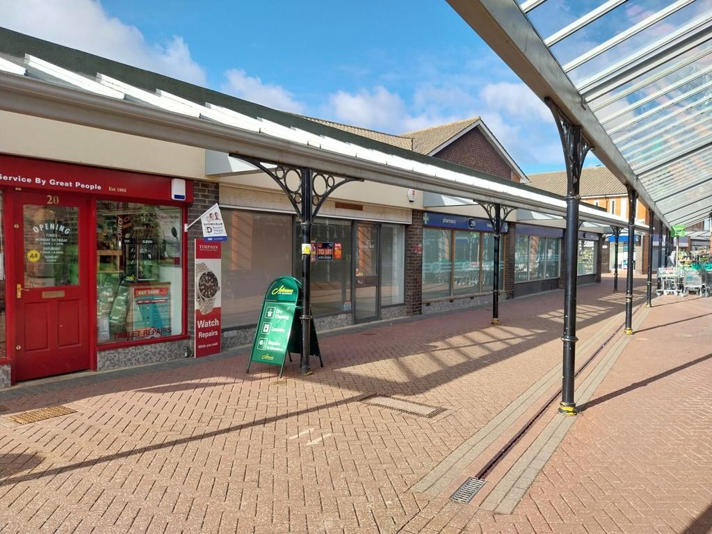 Hailsham BN27 Shop to rent £1,000 pcm (£231 pw)