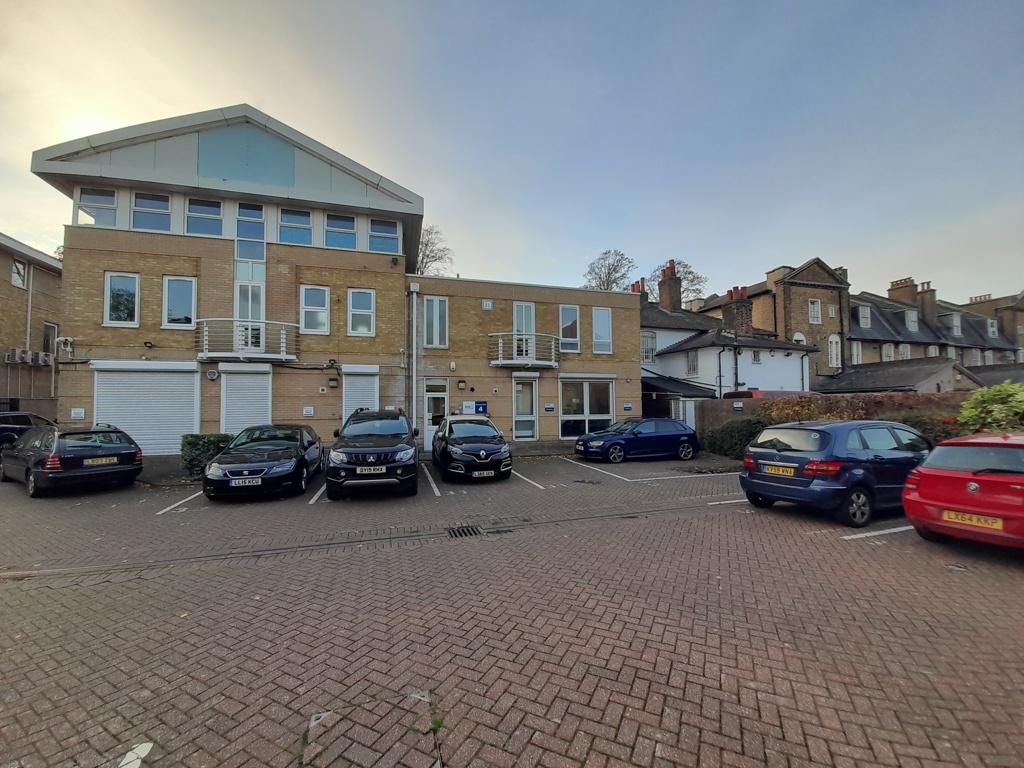 South Croydon CR2 Office to rent £1,583 pcm (£365 pw)