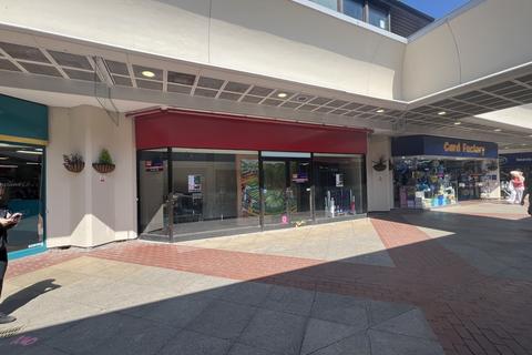 Shop to rent, Leatherhead KT22