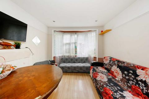 2 bedroom flat for sale, Tudor Court, Walthamstow, E17