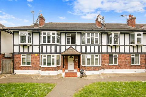 2 bedroom flat for sale, Tudor Court, Walthamstow, E17