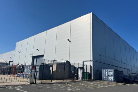 Industrial unit to rent, London Road, Crawley RH10