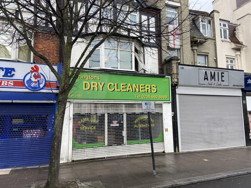 Coulsdon CR5 Shop to rent £2,083 pcm (£481 pw)