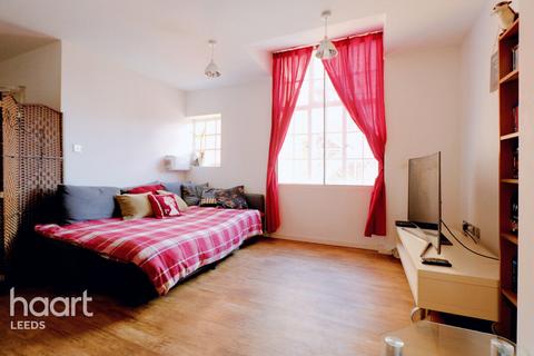 1 bedroom apartment for sale, The Headrow, Leeds. LS1