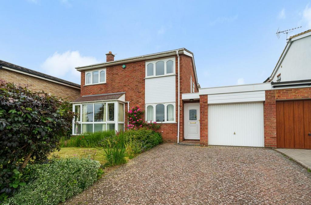 Neville Crescent, Bromham, Bedford 4 bed detached house for sale £500,000