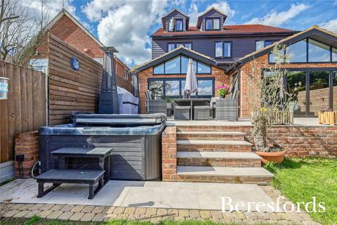 151 Rayleigh Road, Hutton, Brentwood, CM13 1LX