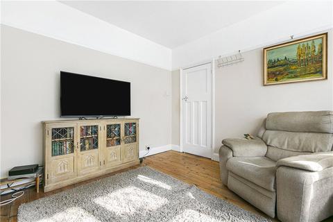 126 Princes Avenue, London, W3 8LT