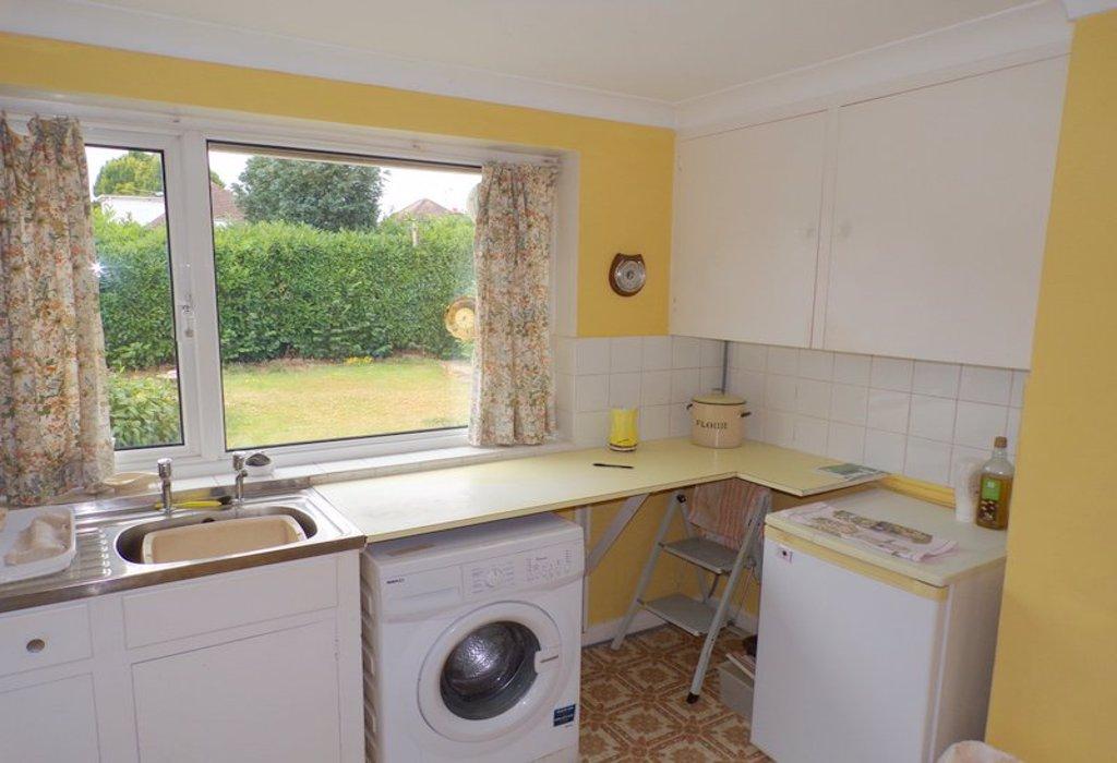 Cox Avenue, Bournemouth, Dorset 3 bed detached bungalow £399,950