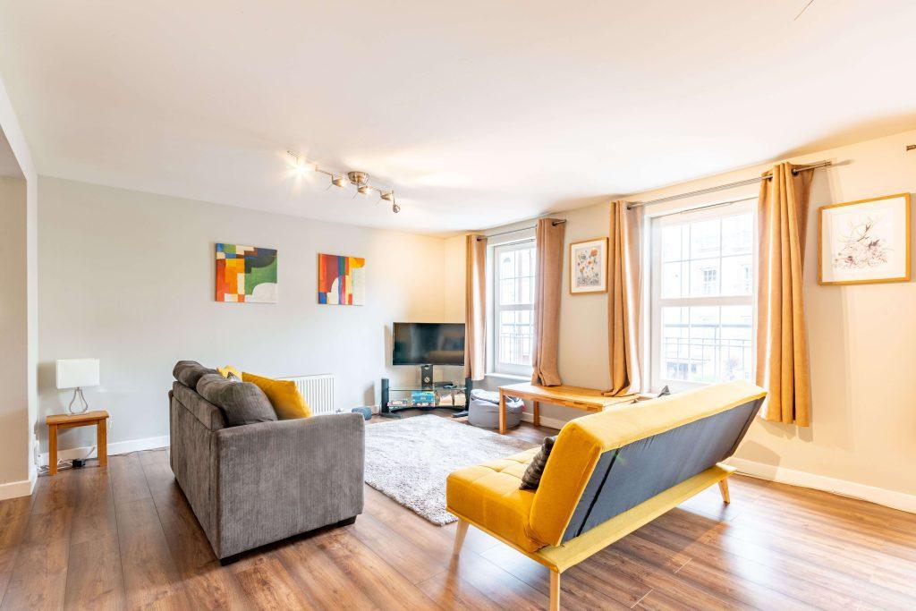 2963L Dalry Gait, Edinburgh, EH11 2AU 2 bed flat £1,600 pcm (£369 pw)