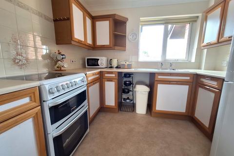 2 bedroom retirement property for sale, Lincoln Court, West End, Southampton