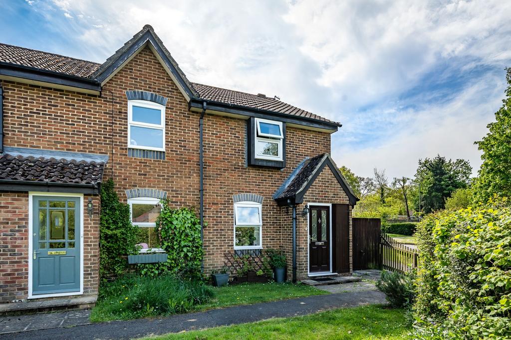 Cranbourne Drive, Otterbourne, SO21 2 bed end of terrace house £399,500