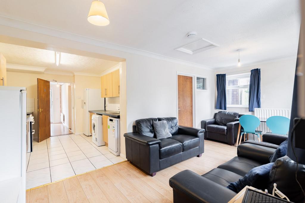 Taplings Road, Winchester, SO22 4 bed terraced house £420,000