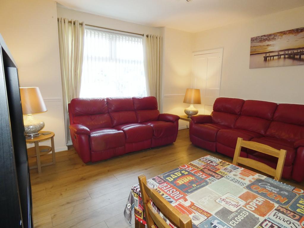 Barrie Terrace, Ardrossan KA22 2 bed flat £59,000
