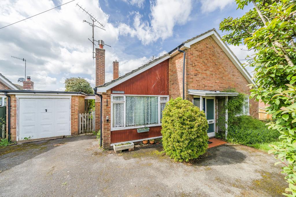Old Kennels Lane, Winchester, SO22 3 bed detached bungalow for sale £