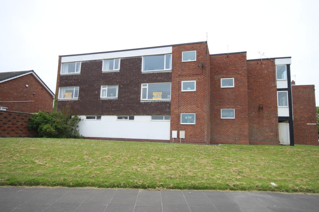 Kingston Close, Whitley Lodge... 3 bed flat for sale £270,000