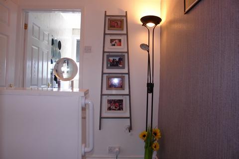 72 Crompton Street, Oldham, OL1 2BU
