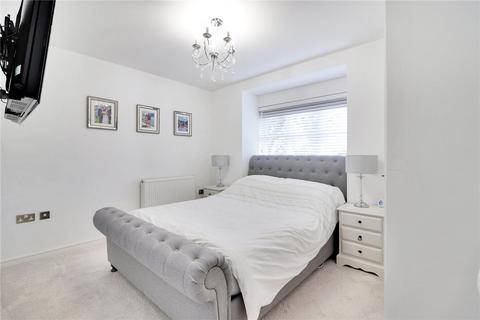 18 Sanderling Way, Greenhithe, DA9 9RJ