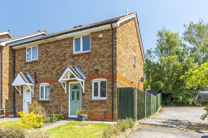 Devonshire Gardens, Bursledon... 2 bed end of terrace house £265,000